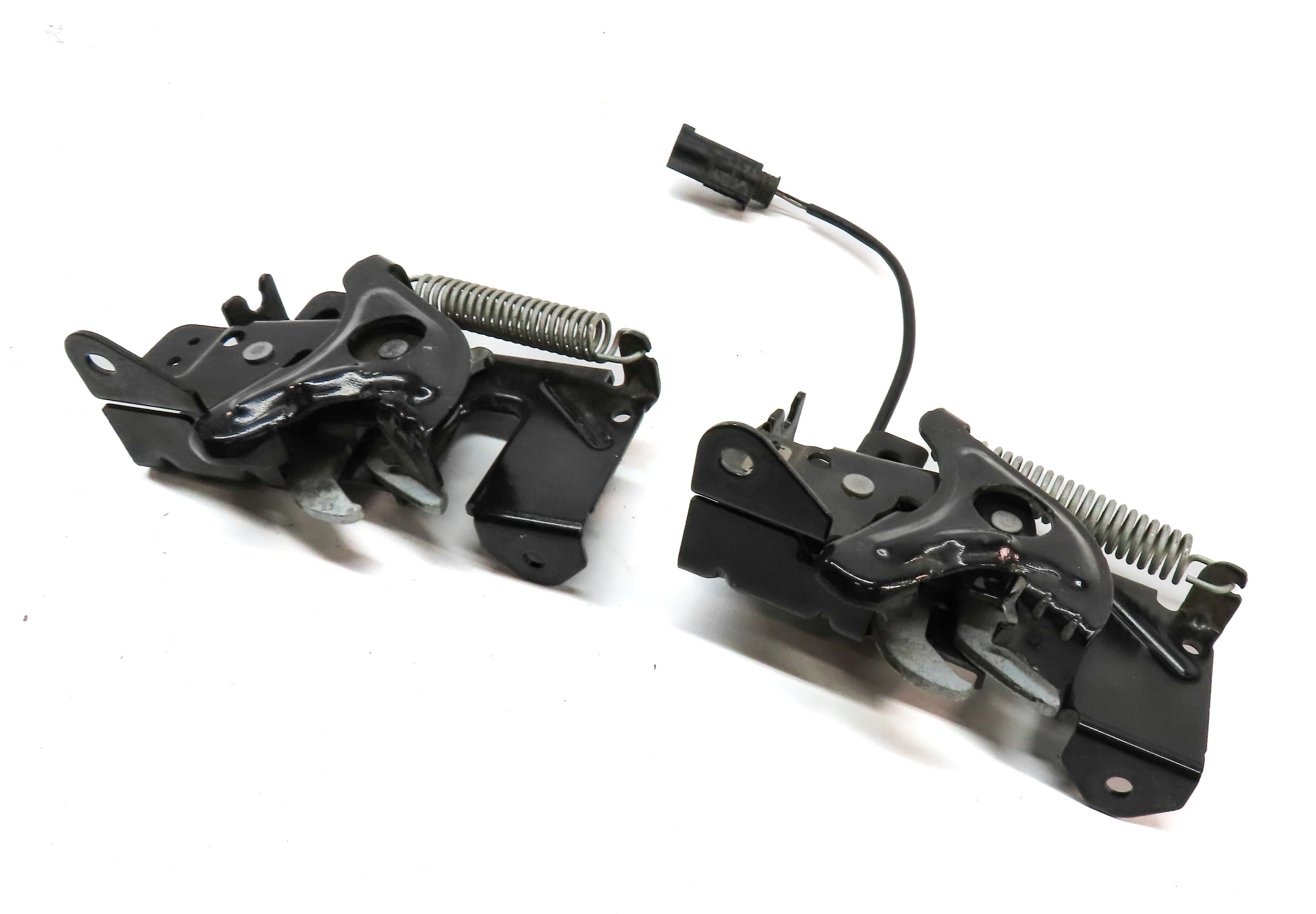 2014 BMW 320XI (F30) FRONT HOOD BONNET LID LOCK LATCH ACTUATOR SET/2 — exact item pictured
